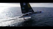 Le trimaran Komilfo sur un patin !.mp4