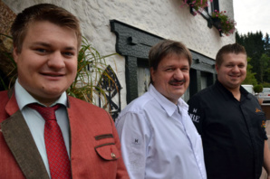 Jörg Sackmann entouré de ses fils - © D. Raynal Jörg Sackmann entouré de ses fils - © D. Raynal