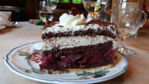 Kaffee und Kuchen avec une part de Forêt-Noire - © JL Corgier Kaffee und Kuchen avec une part de Forêt-Noire - © JL Corgier