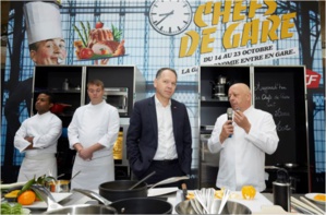 Patrick Ropert, Directeur général de SNCF Gares & Connexions et le Chef Thierry Marx en 2016 - © SNCF/Maxime Huriez