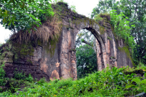 Ruines de la guerre - © D. Raynal Ruines de la guerre - © D. Raynal