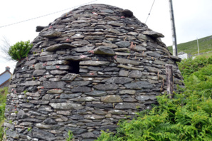 Beehive hut, édifice en pierre sèches - © D. Raynal