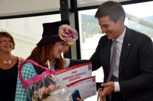 Le maire David Valence remet le traditionnel prix littéraire Amerigo Vespucci © FIG Le maire David Valence remet le traditionnel prix littéraire Amerigo Vespucci © FIG