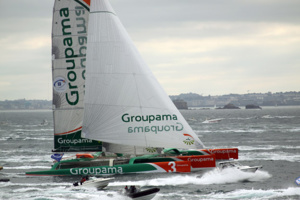 Le maxi-trimaran Groupama 3 lors du départ de la Route du Rhum gagnée par Franck Cammas en 2010 en 9 jours, 3 heures, 14 minutes et 47 secondes © David Raynal