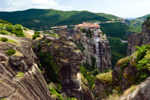 Les monastères perchés des Météores en Théssalie - © Office de tourisme de Grèce