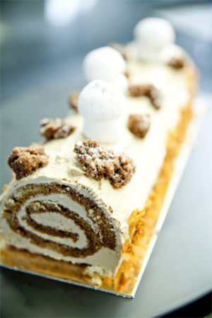 Bûche aux marrons, citron et mascarpone - © Pierre Monetta Bûche aux marrons, citron et mascarpone - © Pierre Monetta