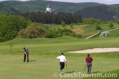 République Tchèque : Karlstein, gothique et golfique République Tchèque : Karlstein, gothique et golfique
