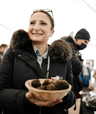 "Je suis très admirative du travail que font les trufficulteurs, nous devons vraiment promouvoir la truffe de la Drôme" - © Charlotte Terrier