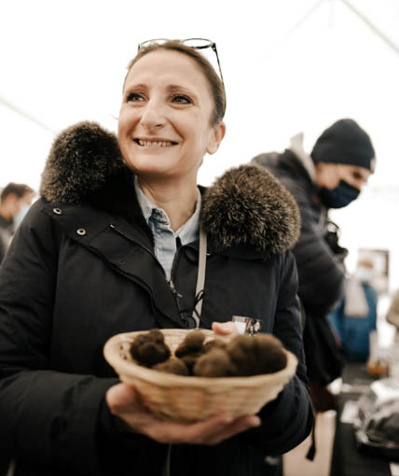 "Je suis très admirative du travail que font les trufficulteurs, nous devons vraiment promouvoir la truffe de la Drôme" - © Charlotte Terrier "Je suis très admirative du travail que font les trufficulteurs, nous devons vraiment promouvoir la truffe de la Drôme" - © Charlotte Terrier