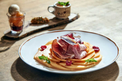 Fromage d’Abondance et charcuterie maison - © DR Fromage d’Abondance et charcuterie maison - © DR