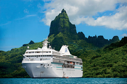 Le Paul Gauguin à Bora  Bora  -  © Paul Gauguin Cruises