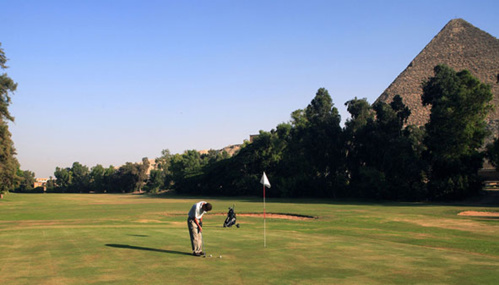 Le Caire, golf au pied des Pyramides - © OT Egypte