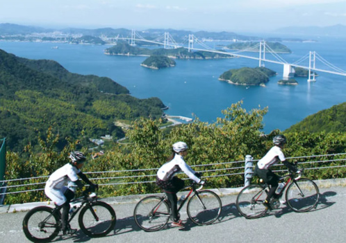La Shimanami Kaido, ’une des plus belles pistes cyclables de l’archipel - © JNTO La Shimanami Kaido, ’une des plus belles pistes cyclables de l’archipel - © JNTO