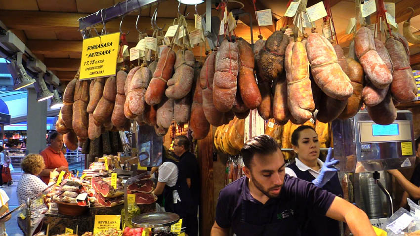 Charcuterie sur le marché el Olivar de Palma - © Jean-Louis Corgier