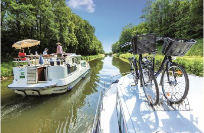 Locaboat au fil de l'eau vers un "slow tourisme" actif Locaboat au fil de l'eau vers un "slow tourisme" actif