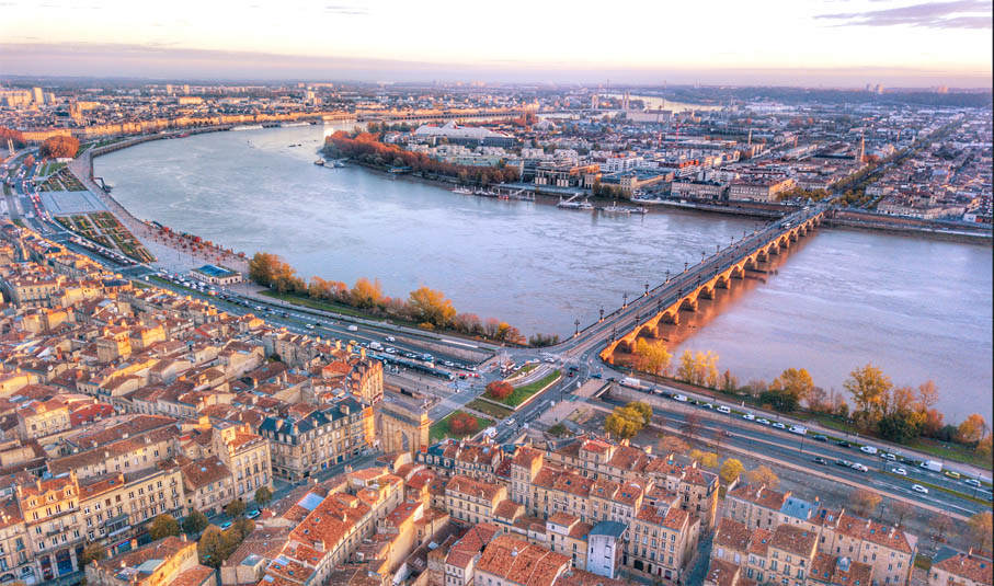 Bordeaux et le port de la lune - © Cyril Cosson - Droniryc