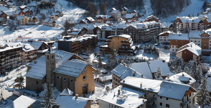 Valloire village-station de charme prêt pour l'hiver