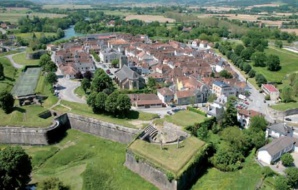 Navarrenx fête son entrée parmi "Les Plus Beaux Villages de France"