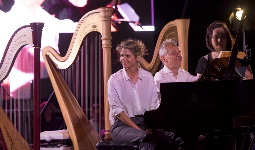 Alice Taglioni et Jean-Marie Cottet aux piano à quatre mains - © Laurent Wangermez Alice Taglioni et Jean-Marie Cottet aux piano à quatre mains - © Laurent Wangermez