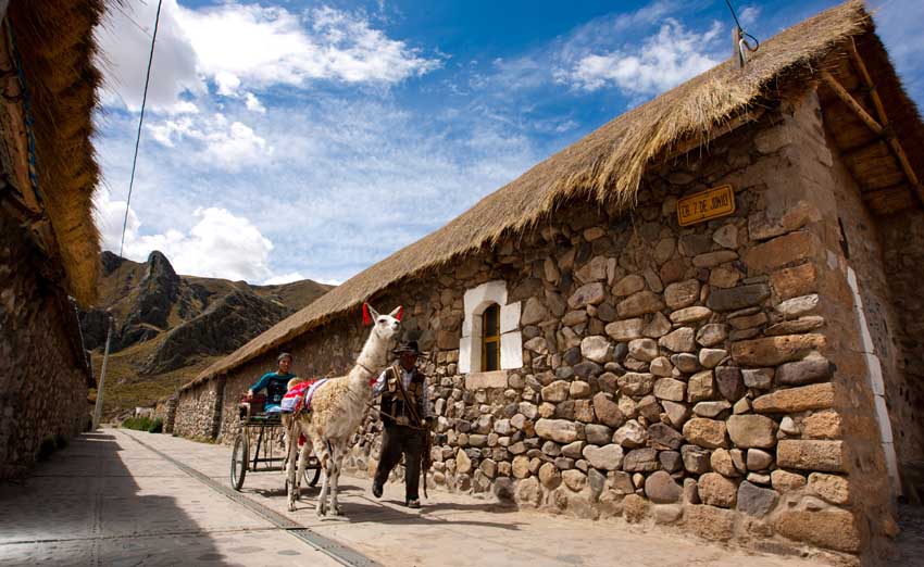 Traversée du village de Sibayo - © PROMPERÚ Traversée du village de Sibayo - © PROMPERÚ