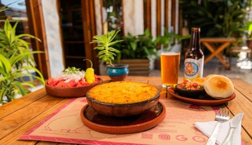 Pastel de choclo. - ©  Chile Travel Pastel de choclo. - ©  Chile Travel