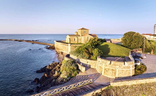 Prieuré-Saint-Nicolas - © Alexandre Lamoureux Prieuré-Saint-Nicolas - © Alexandre Lamoureux