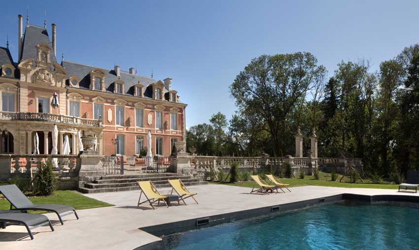 Un été 2025 sous le signe de l’élégance et de la convivialité dans les châteaux de la Maison Younan Un été 2025 sous le signe de l’élégance et de la convivialité dans les châteaux de la Maison Younan