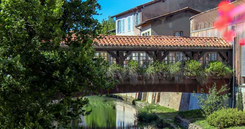 Châtillon-sur-Chalaronne - Pont sur la Chalaronne - @ S. Ferrier Châtillon-sur-Chalaronne - Pont sur la Chalaronne - @ S. Ferrier