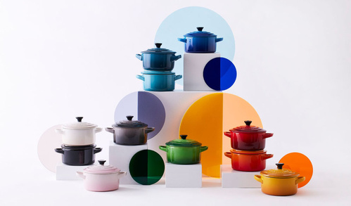 Le Creuset célèbre 100 ans de couleurs iconiques Le Creuset célèbre 100 ans de couleurs iconiques