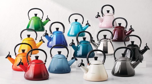 Le Creuset célèbre 100 ans de couleurs iconiques Le Creuset célèbre 100 ans de couleurs iconiques