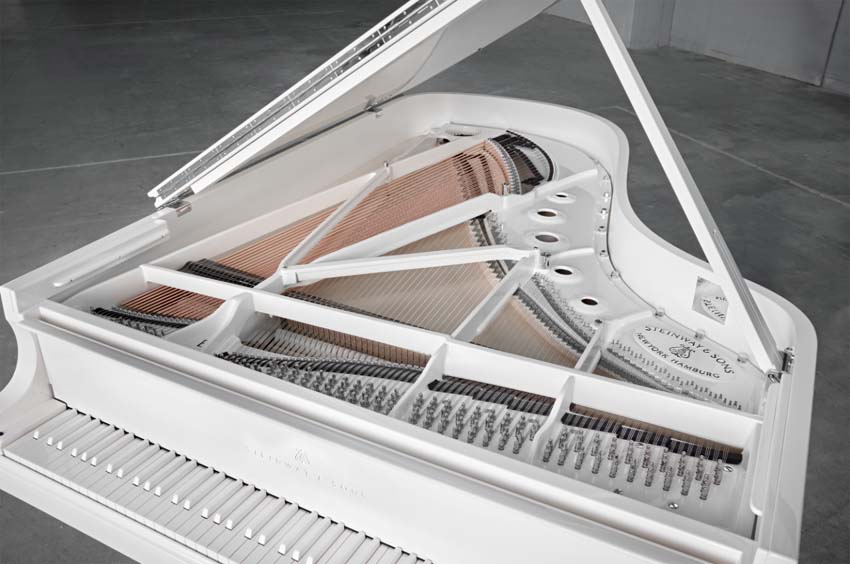 © Steinway