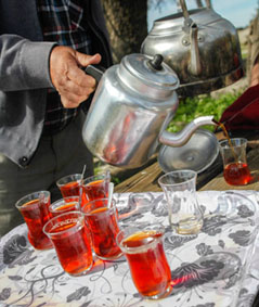 L'incontournable thé turc - © D. Marché