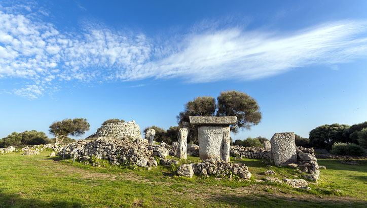 Minorque compte plus de 1 500 sites de vestiges et monuments talayotiques - © OT Baléares