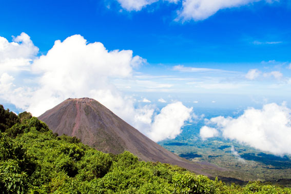 Le Volcan de Izalco depuis le point de vue du Parc Naturel Cerro Verde - OT du Salvador