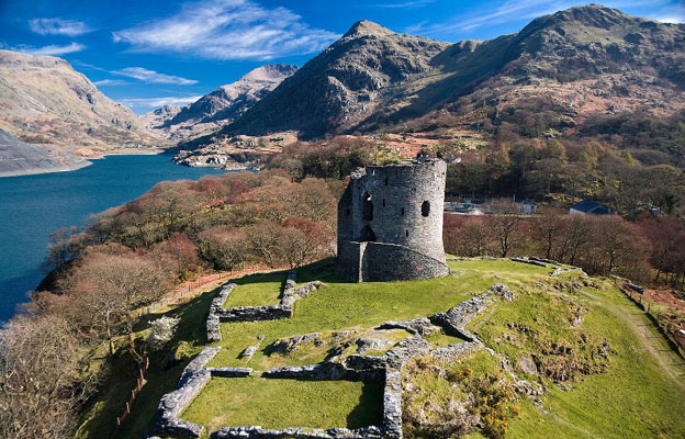 Château Dolbadaran au Pays de Galles - © Visit-Wales