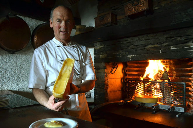 La pratique du fromage fondu était déjà connue en Valais en 1574 - David Raynal