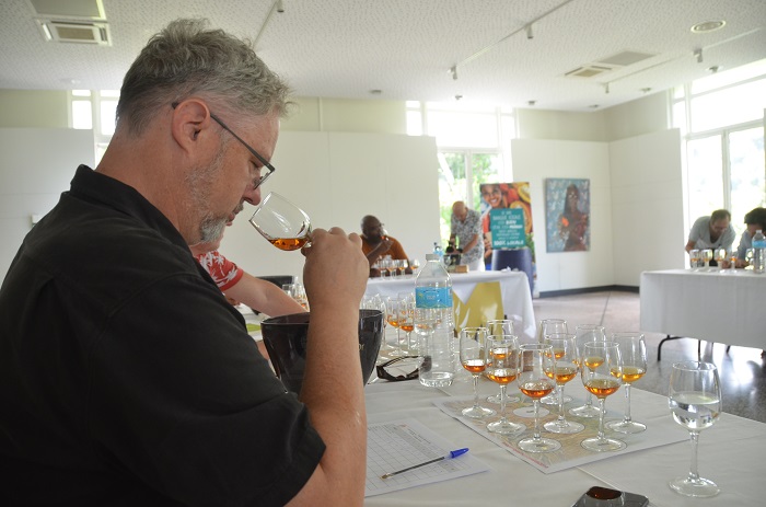 Le jury du Martinique Rhum Awards à la distillerie Depaz à Saint-Pierre. Crédit photo David Raynal