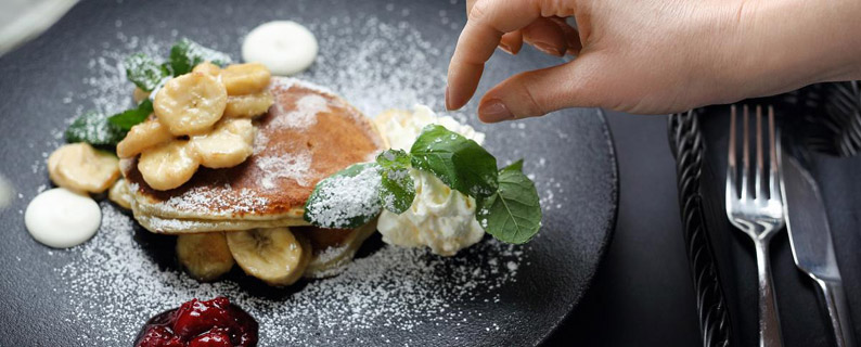 L’Espace San Bernardo, unique dans les Alpes du Nord, relie depuis 1984 La Rosière à La Thuile (Val d’Aoste-Italie). A l'Alpen Lodge, restaurant bistronomique « Brenva » propose en circuit court de la charcuterie, des vins, des fromages frais, et même de la farine, venus d’Italie© MGM