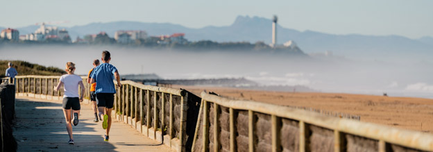 Running sur la promenade du littoral - © RiBLANC