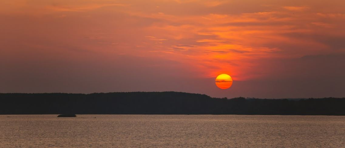 Coucher de soleil sur le Danube - ©  Luka Sarac