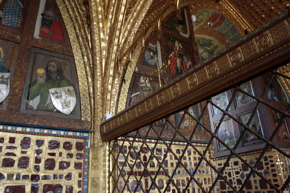 Lorsque vous serez dans la chapelle du château, vous méditerez émerveillé, dans le calme, devant les tableaux du maître Théodoric - © D. Raynal Lorsque vous serez dans la chapelle du château, vous méditerez émerveillé, dans le calme, devant les tableaux du maître Théodoric - © D. Raynal