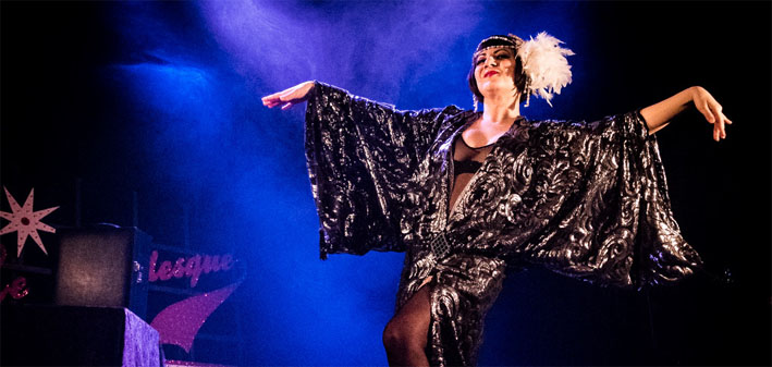 Créé en 2010 par l’effeuilleuse Valentina del Pearls, Le Burlesque Klub est un collectif à géométrie variable avec plus d’une vingtaine d’artistes© Cabaret Canaille