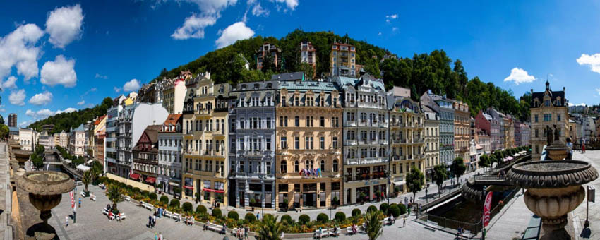 Deuxième destination la plus visitée de la République tchèque, Karlovy Vary incarne l’élégance et fait partie des plus belles stations thermales d’Europe - © Czech Tourism