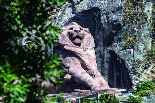 Le créateur du Lion de Belfort, Bartholdi, est aussi le père de la Statue de la Liberté ! Il a imaginé pour les Belfortains « un lion harcelé, acculé, terrible encore dans sa fureur » - © Elodie Caillot