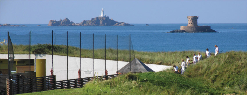 Jersey est une petite île de contrastes et à forte personnalité. Une destination idéale à la fois pour les mini-séjours ou pour de longues vacances d'été sous le signe de la détente (Jersey Tourism)