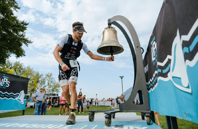 "Le Tournant", en sonnant la cloche, la décision est prise de poursuivre la marathon jusqu'au bout - © Franck Oddoux