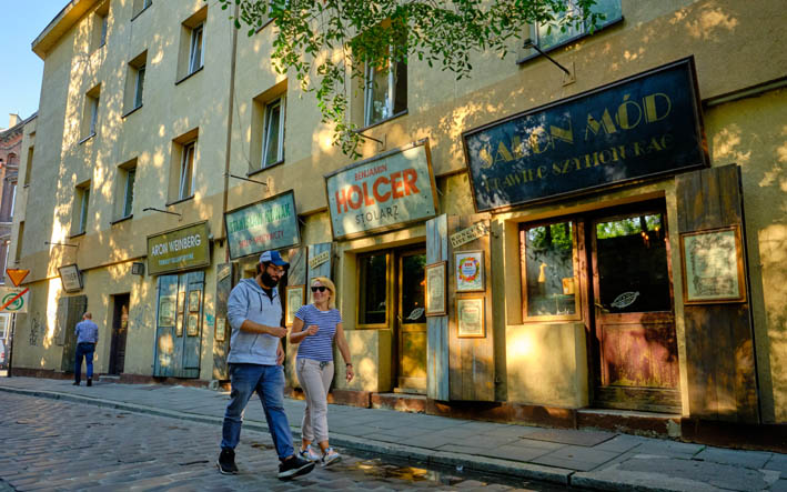 Rue Szeroka  et ses boutiques à l'ancienne - @ Organisation Polonaise du Tourisme
