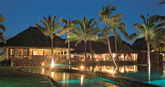 Piscine et bar du Constance Belle Mare Plage - © Constance hotels