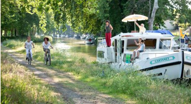 Locaboat au fil de l'eau vers un "slow tourisme" actif Locaboat au fil de l'eau vers un "slow tourisme" actif