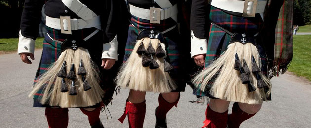 Highlanders Blair Castle - © Paul Tomkins/Visit Scotland